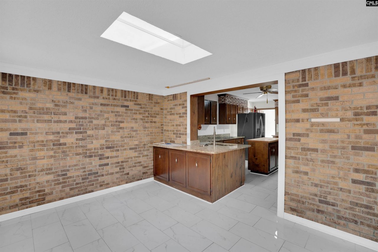 77 Northlake Road  Photo 41