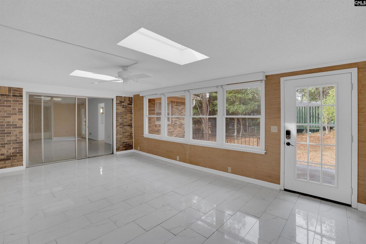 77 Northlake Road  Photo 43