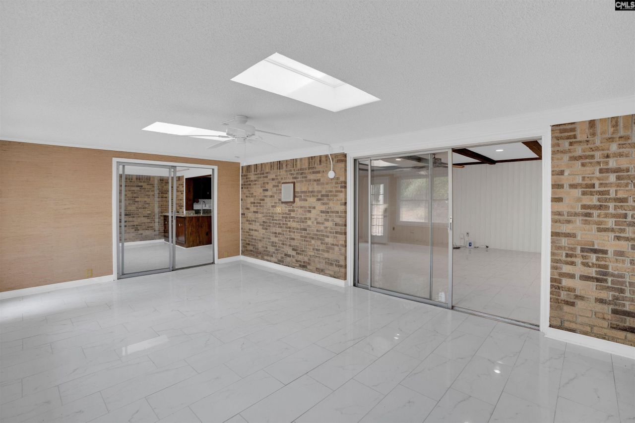 77 Northlake Road  Photo 44