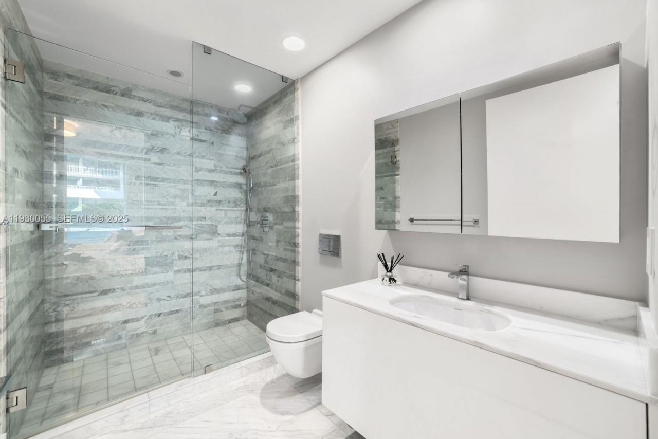 10203 Collins Ave, Unit 201, Bal Harbour, FL 33154 Photo