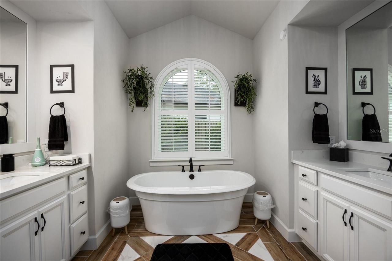 3642 NW 49th Drive, Gainesville, FL 32606 Photo