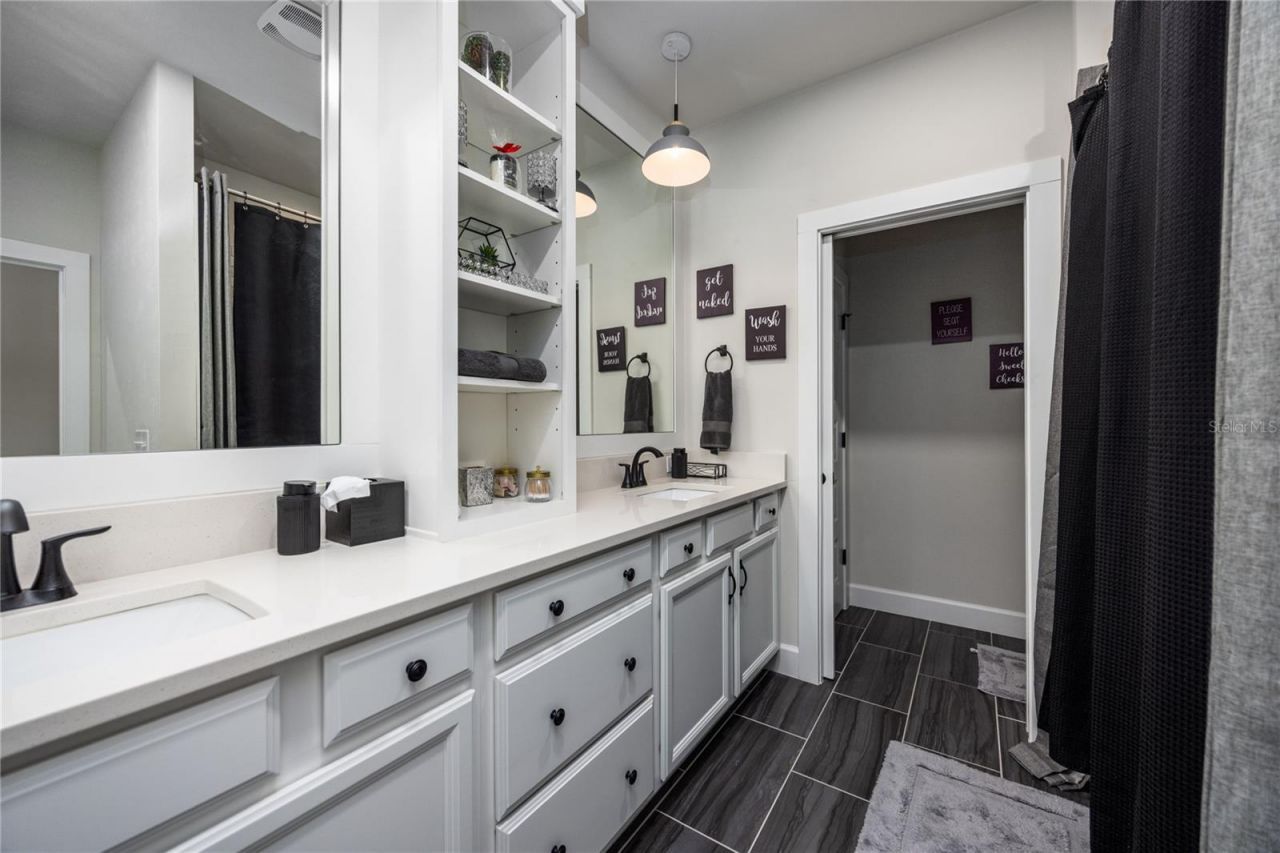 3642 NW 49th Drive, Gainesville, FL 32606 Photo