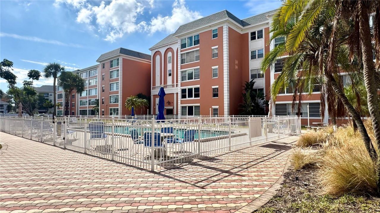 1900 68th Street N, Unit 106, Saint Petersburg, FL 33710 Photo