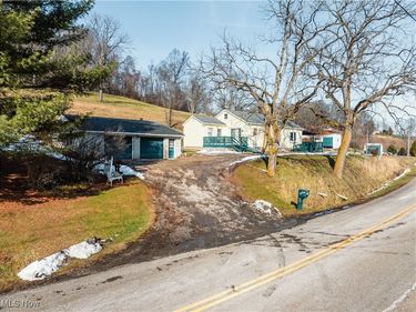 4829 Frys Valley Road SW, Port Washington, OH 43837