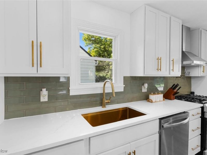 109 Avalon Drive, Bedford Heights, OH 44146 Photo 3