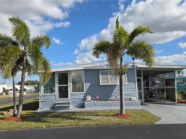 629 Vista DR, NORTH FORT MYERS, FL 33917