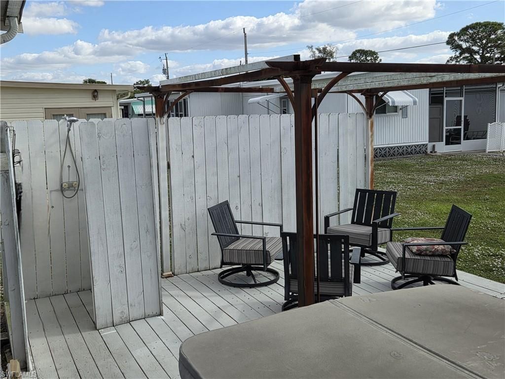 629 Vista Dr, North Fort Myers, FL 33917 Photo