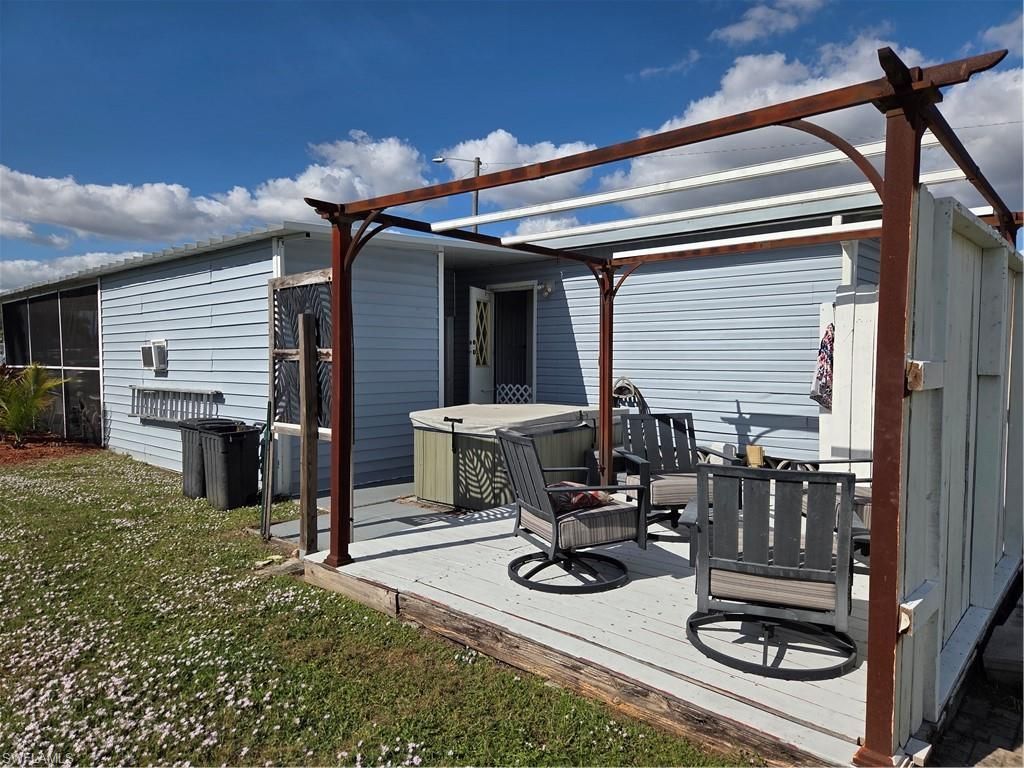 629 Vista Dr, North Fort Myers, FL 33917 Photo