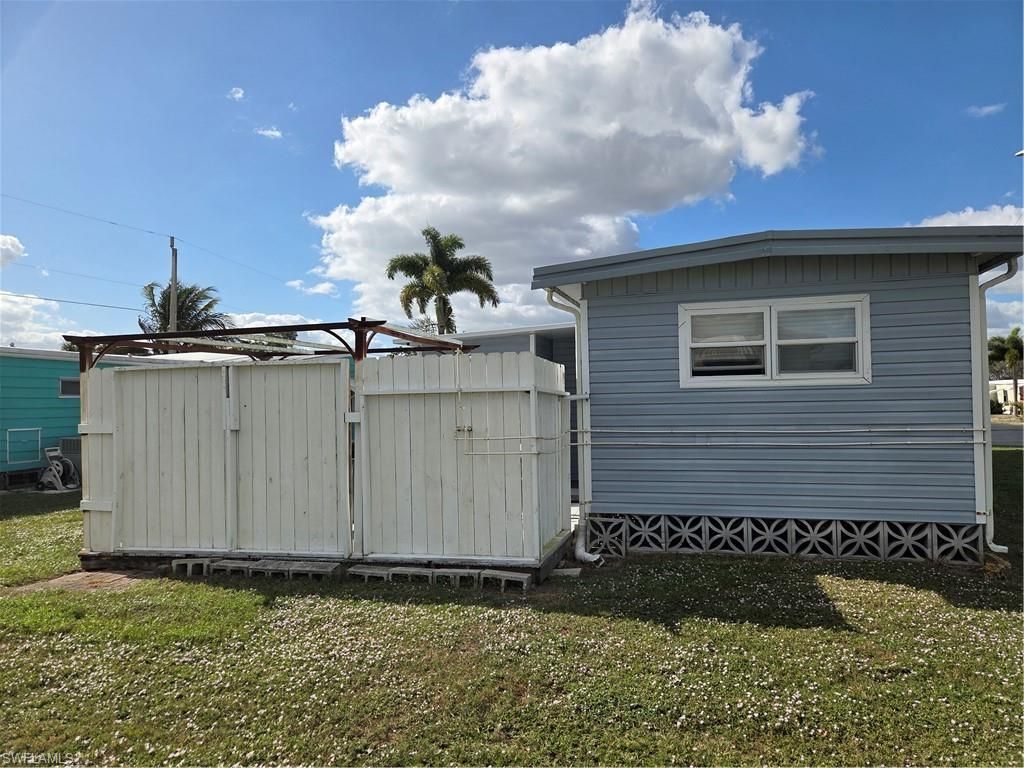 629 Vista Dr, North Fort Myers, FL 33917 Photo