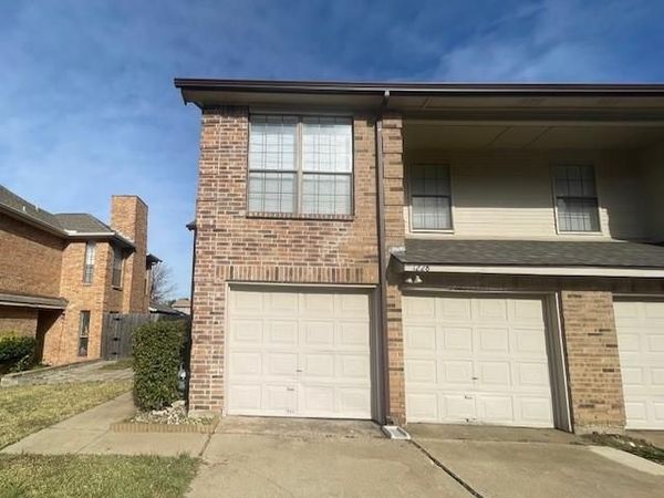 1226 W Hudgins Street, Grapevine, TX 76051