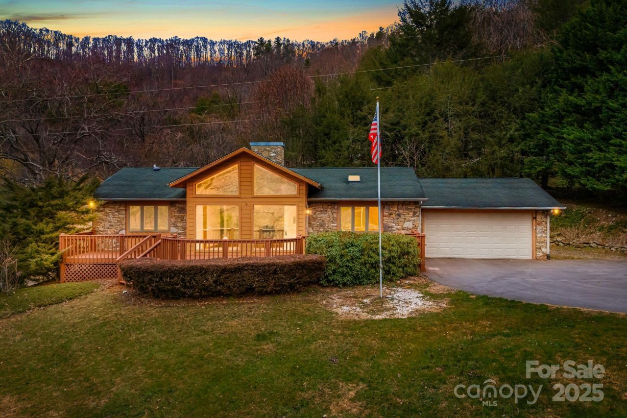 111 S Valley View Drive, Mars Hill, NC 28754 Main Photo