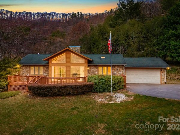 111 S Valley View Drive, Mars Hill, NC 28754