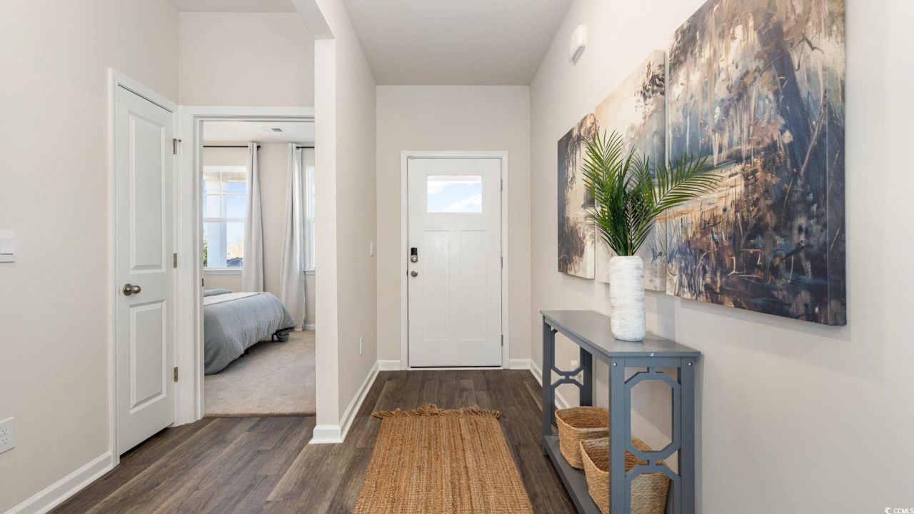 1047 St. Martin St. Photo 2