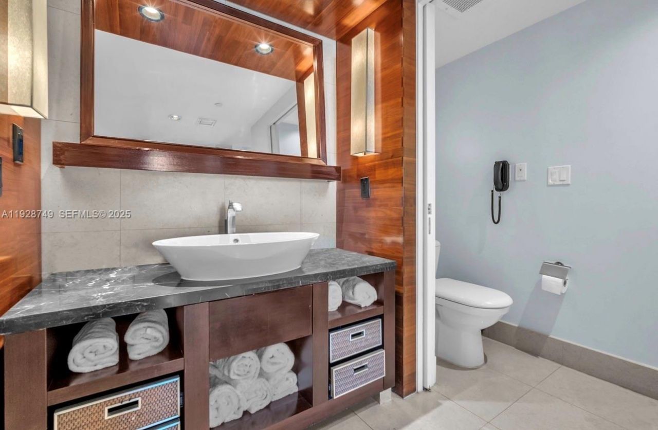 6801 Collins Ave, Unit 718, Miami Beach, FL 33141 Photo