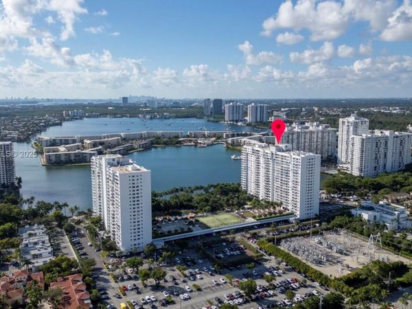 2801 NE 183 ST, Unit 301W, Aventura, FL 33160