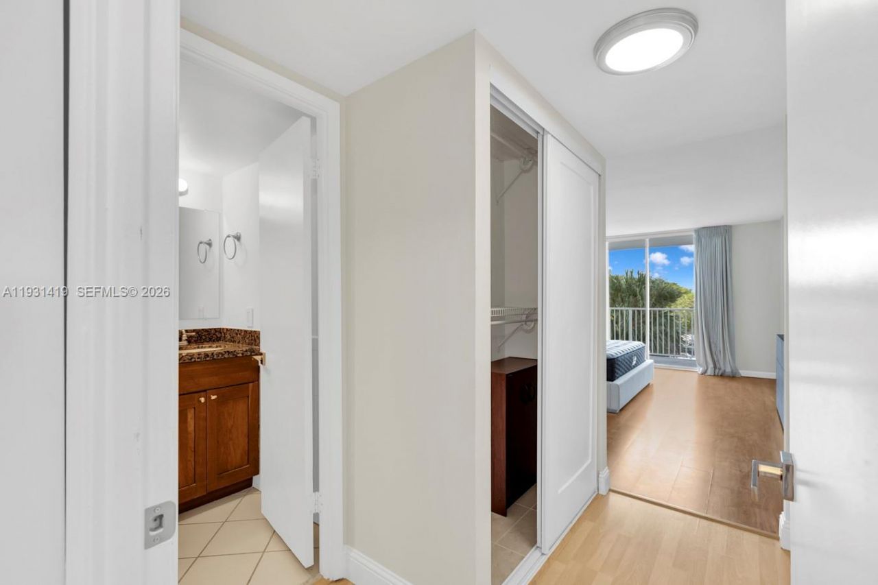 2801 NE 183 St, Unit 301W, Aventura, FL 33160 Photo