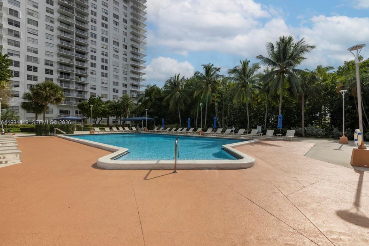 2801 NE 183 St, Unit 301W, Aventura, FL 33160 Photo