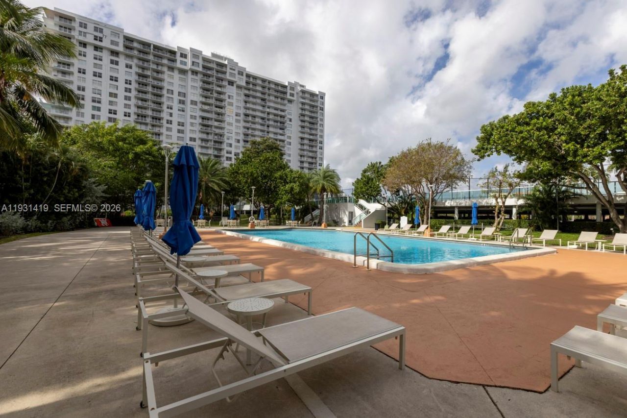 2801 NE 183 St, Unit 301W, Aventura, FL 33160 Photo