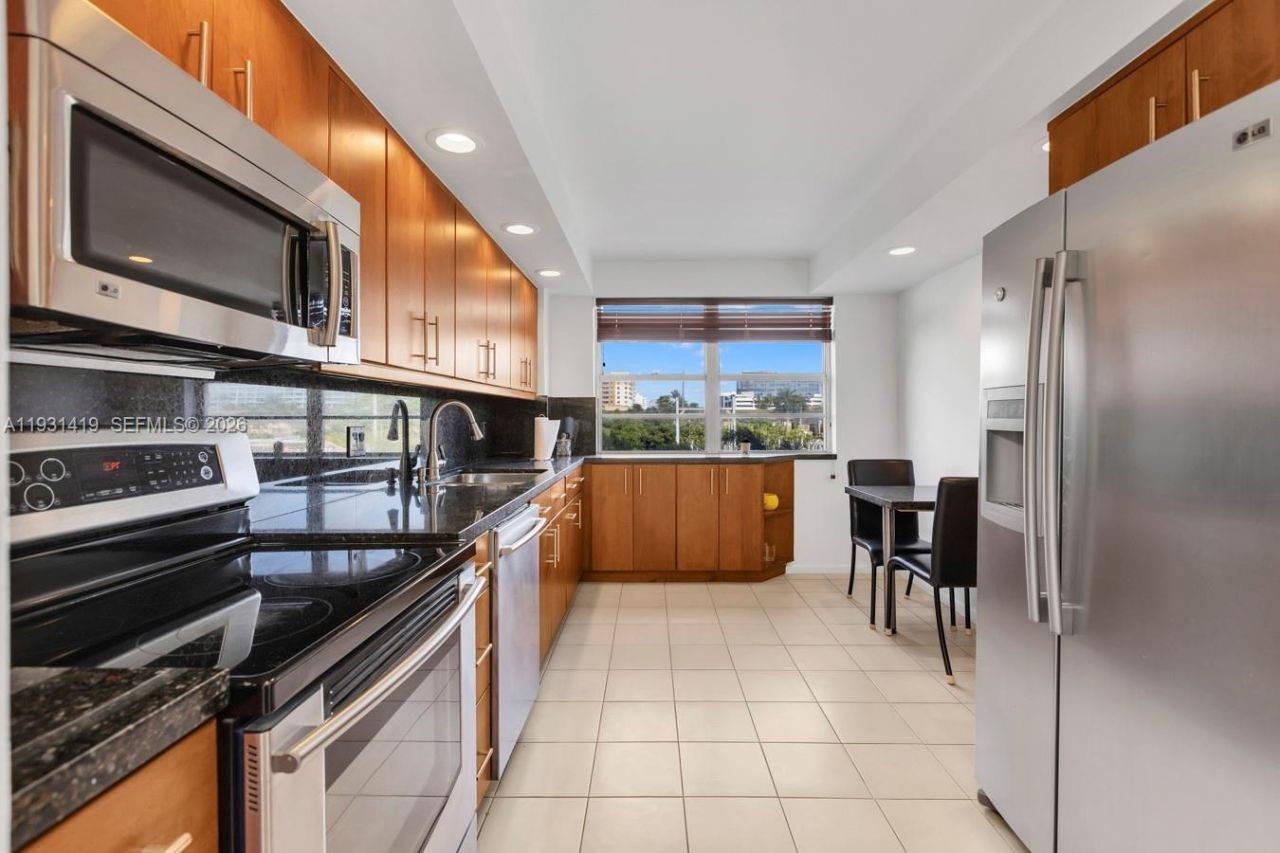 2801 NE 183 St, Unit 301W, Aventura, FL 33160 Photo