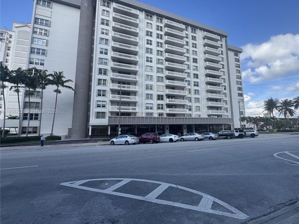 625 Biltmore Way, Unit 1103, Coral Gables, FL 33134