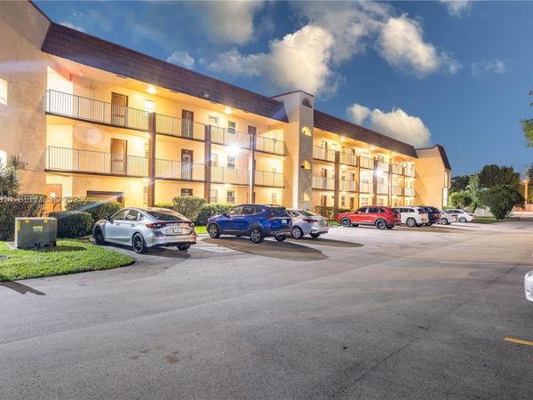 2811 N Pine Island Rd, Unit 309, Sunrise, FL 33322