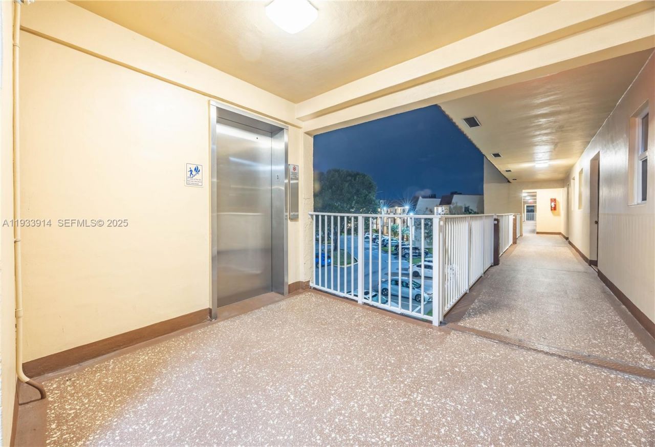 2811 N Pine Island Rd, Unit 309, Sunrise, FL 33322 Photo