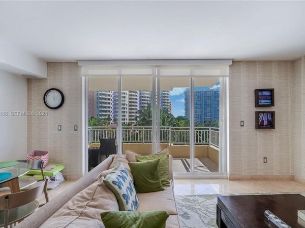 765 Crandon Blvd, Unit PH-12, Key Biscayne, FL 33149