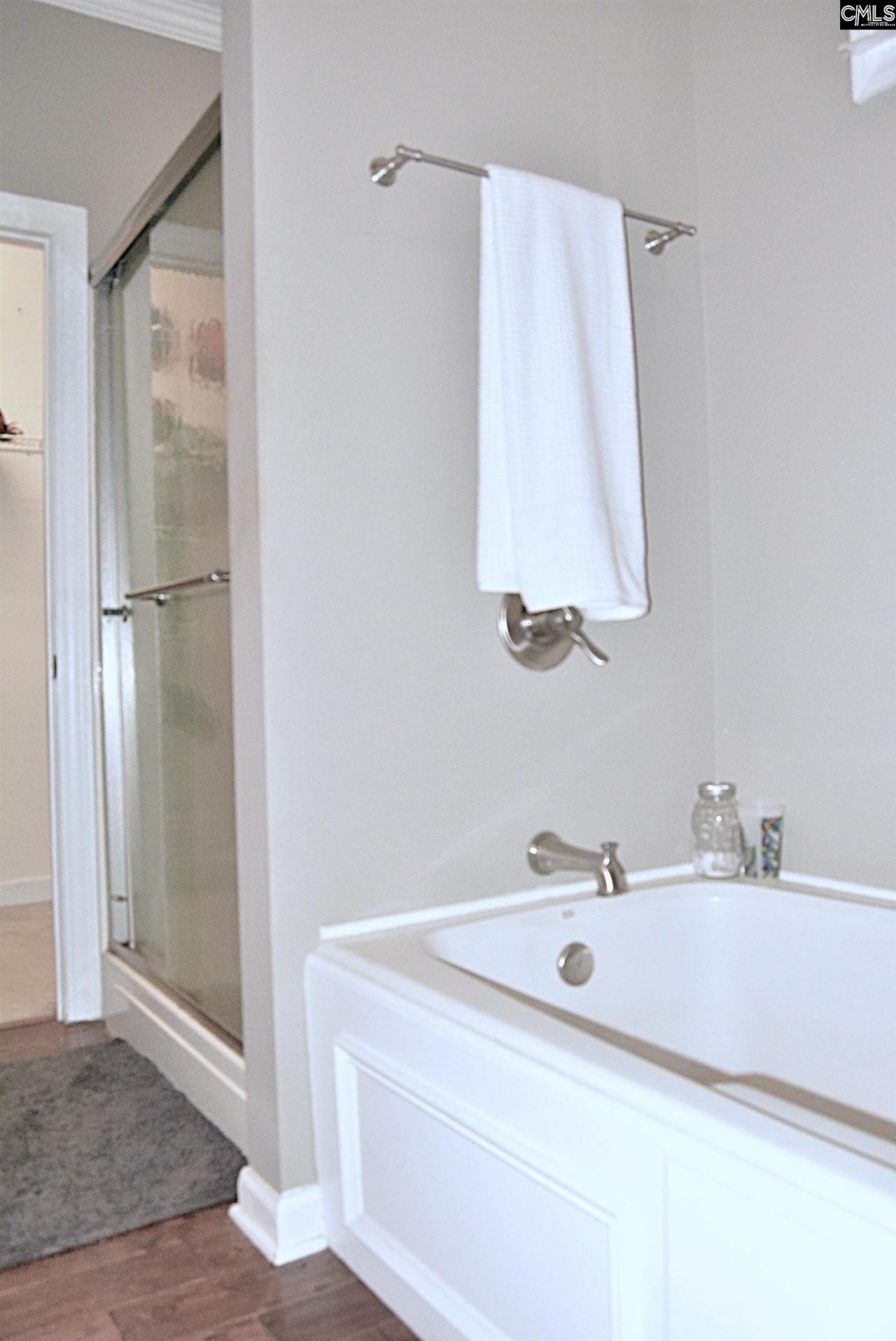 15 Falbrook Court Photo 32