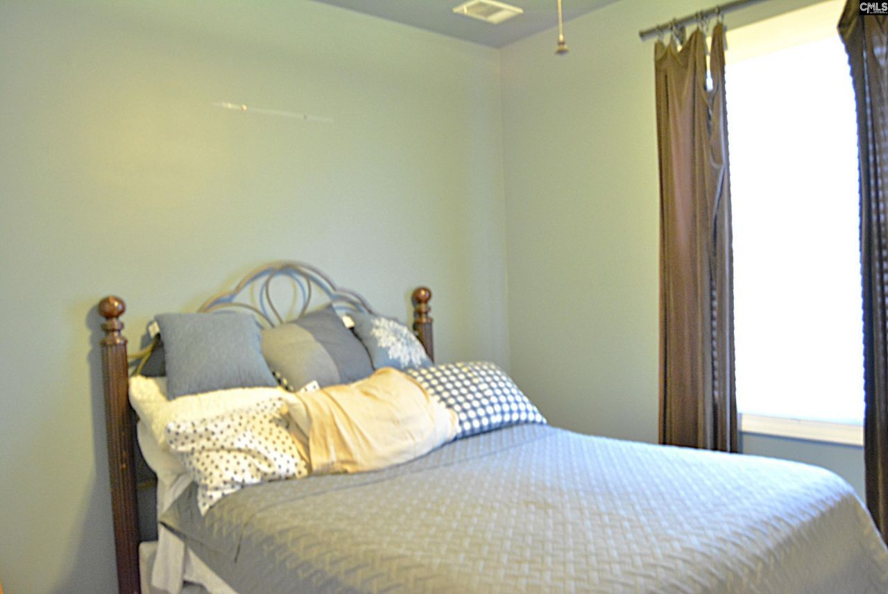 15 Falbrook Court Photo 33