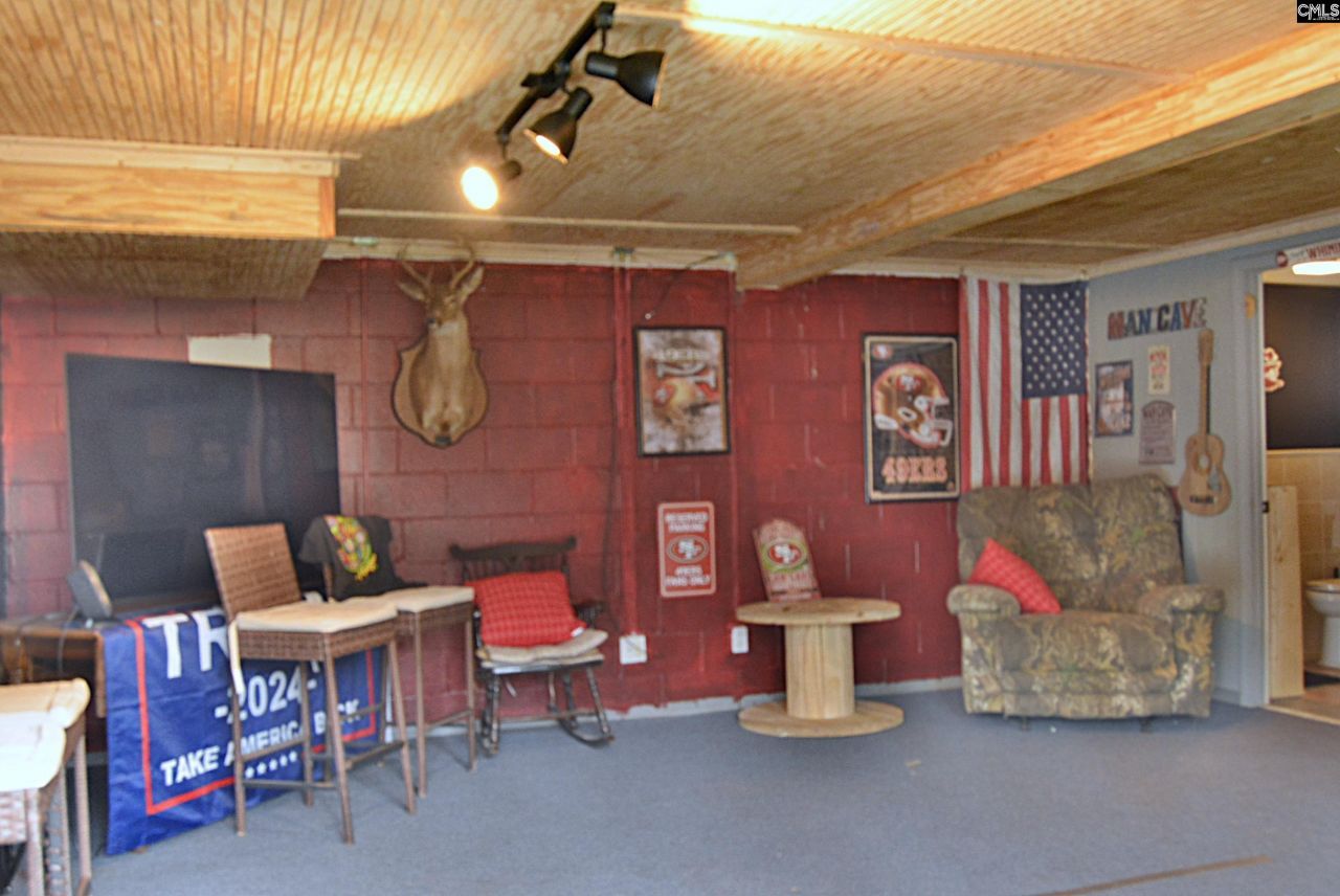 15 Falbrook Court Photo 38