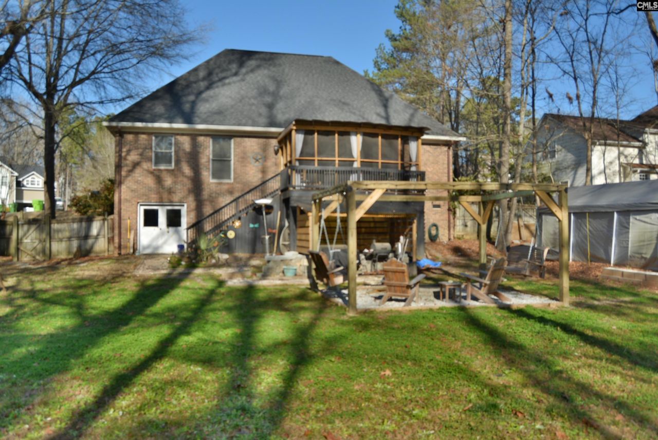 15 Falbrook Court Photo 42