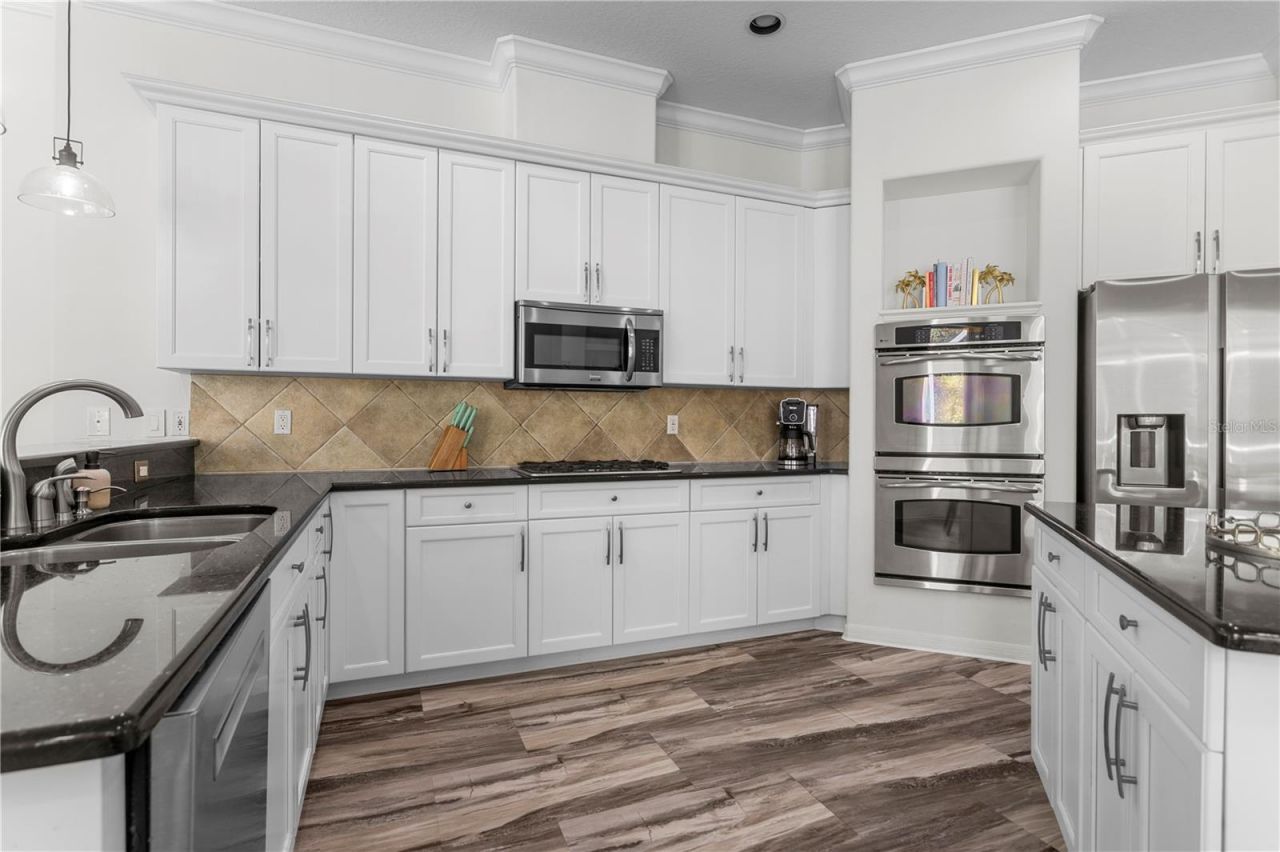 16303 Heathrow Drive, Tampa, FL 33647 Photo