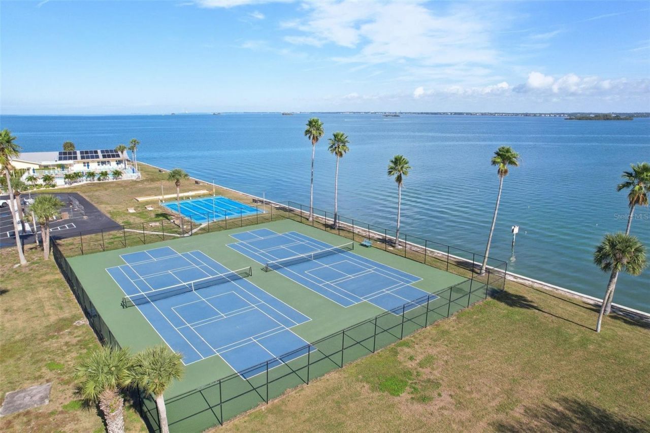 9 Haig Place, Unit 704, Dunedin, FL 34698 Photo