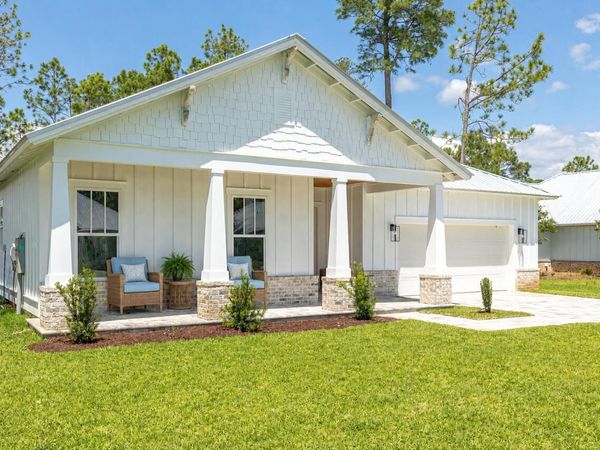 61 E Grizzly Street, Freeport, FL 32439