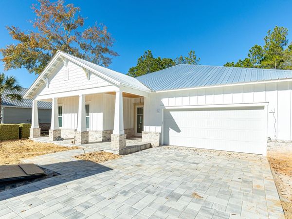 61 E Grizzly Street, Freeport, FL 32439