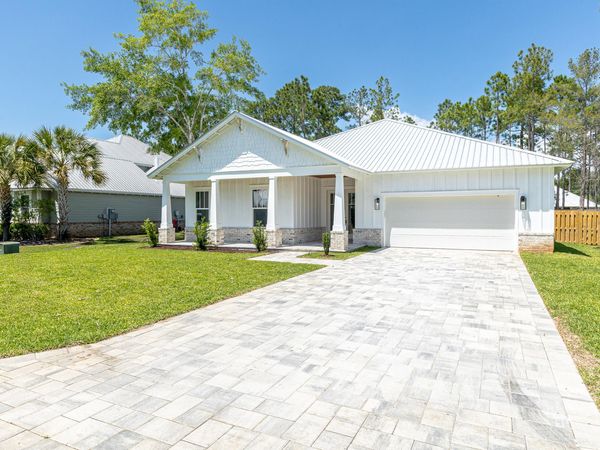 61 E Grizzly Street, Freeport, FL 32439