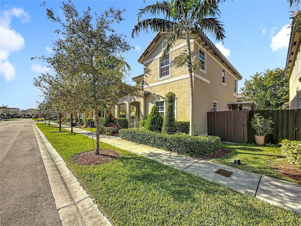 24322 SW 117th Path, Homestead, FL 33032 Photo