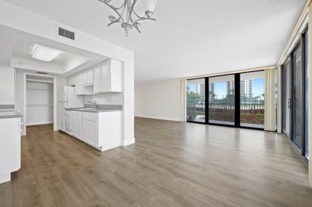 5480 N Ocean Drive, Unit B1a, Singer Island, FL 33404 Photo