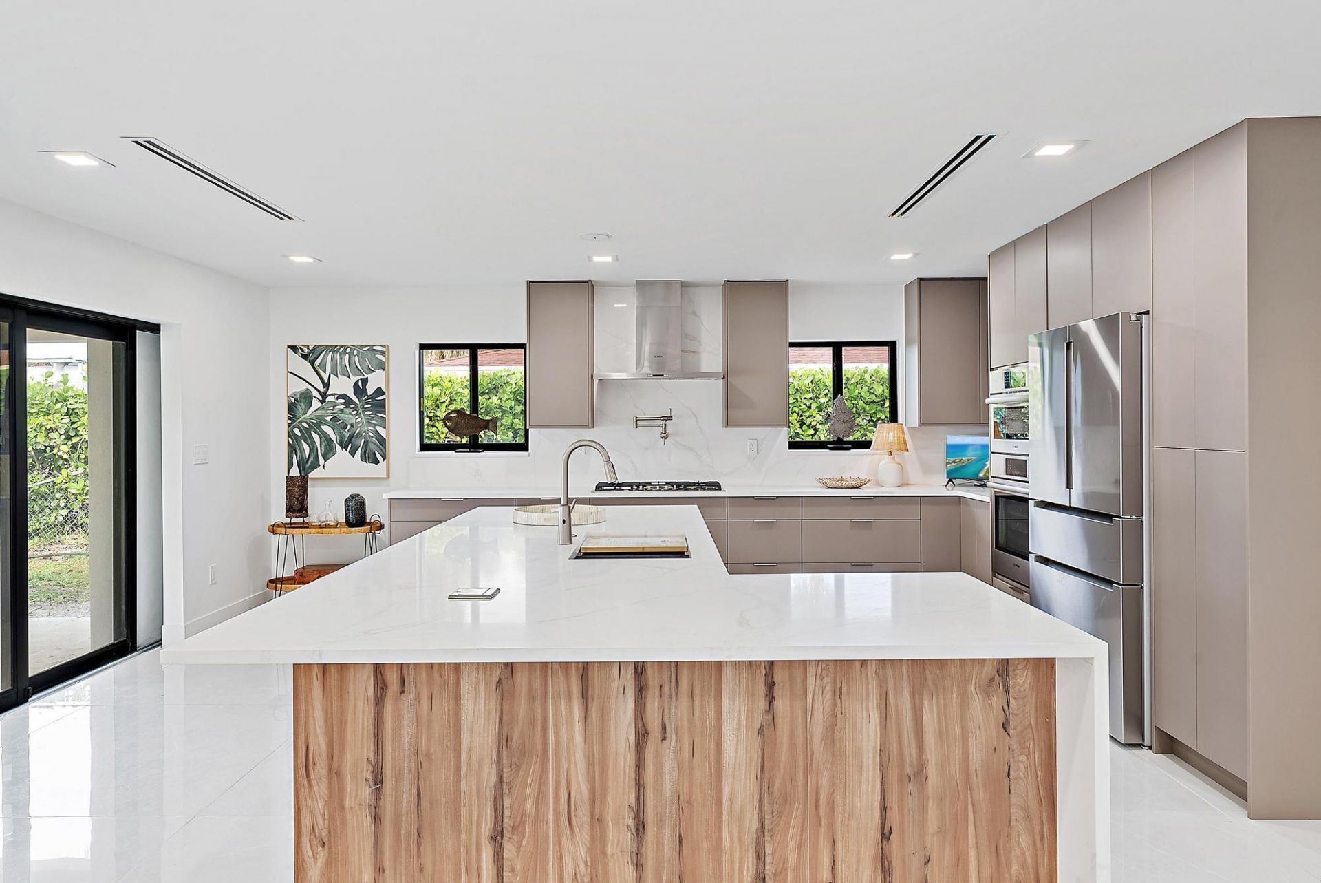 7523 Pine Tree Lane, Lake Clarke Shores, FL 33406 Photo