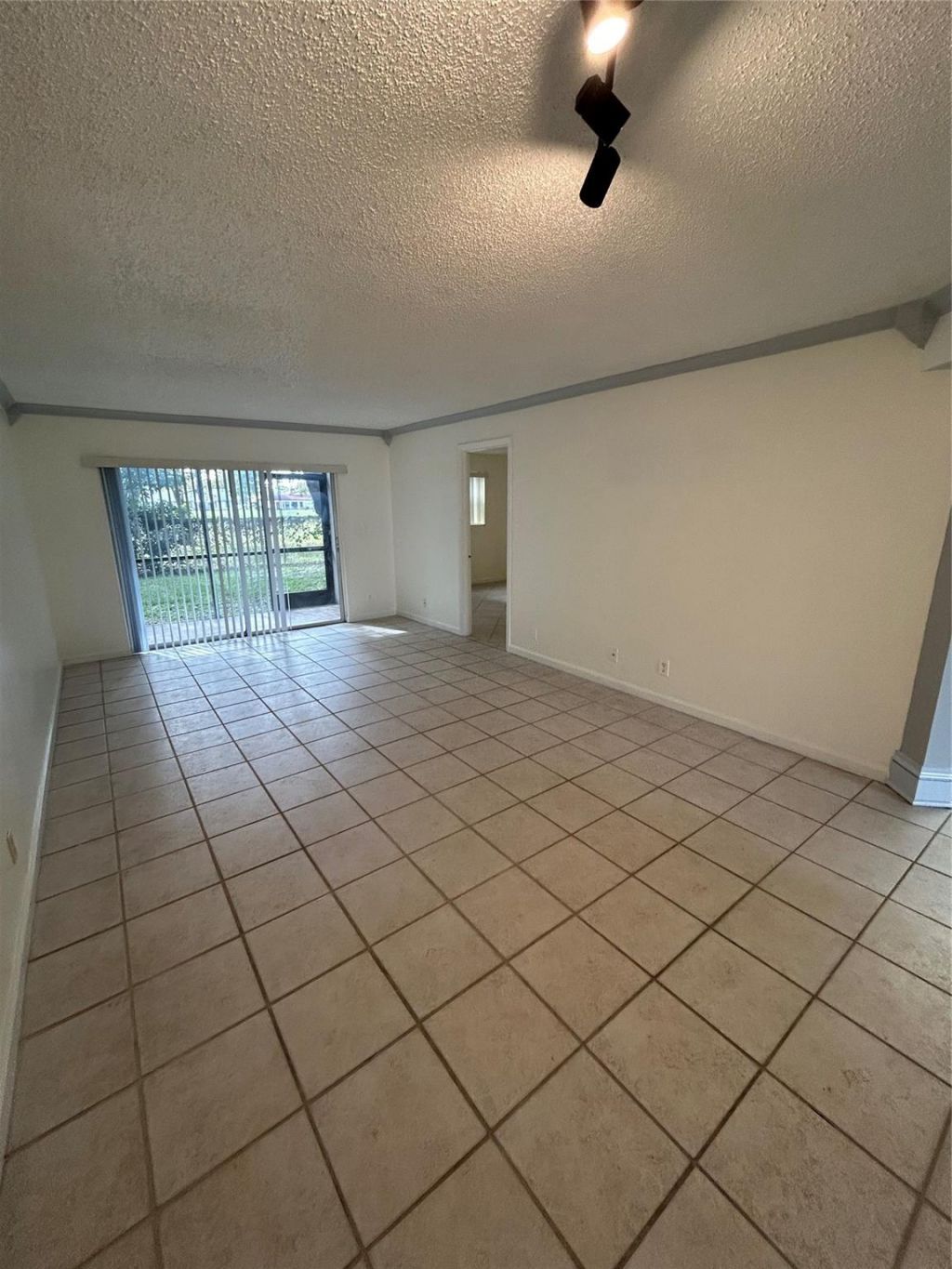 8000 Fairview Drive, Unit 102, Tamarac, FL 33321 Photo