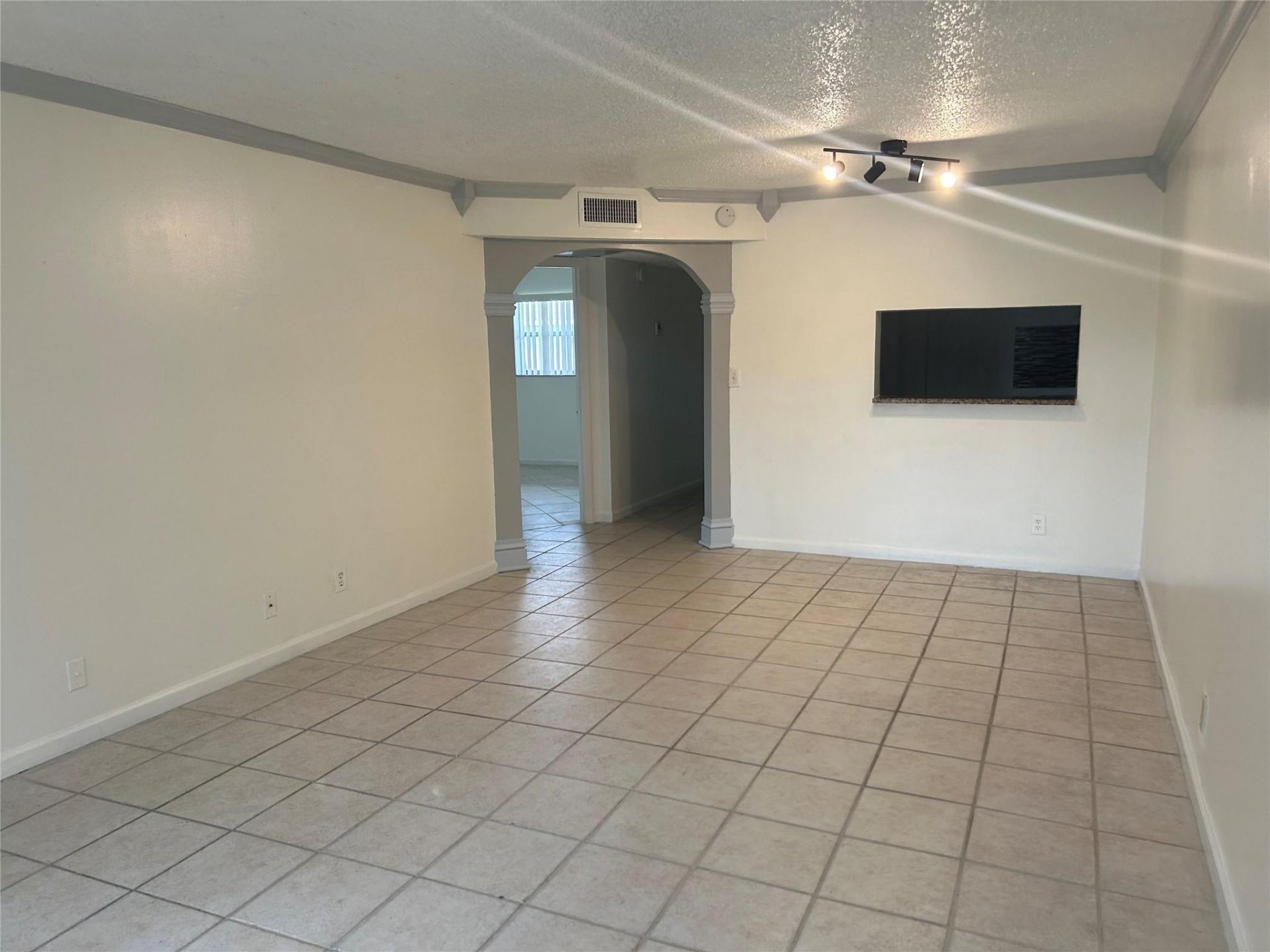 8000 Fairview Drive, Unit 102, Tamarac, FL 33321 Photo