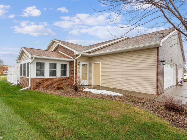 602 Layne Dr Unit 1, West Burlington, IA 52655