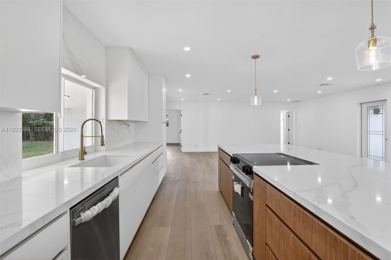 6800 NW 7th St, Plantation, FL 33317 Photo