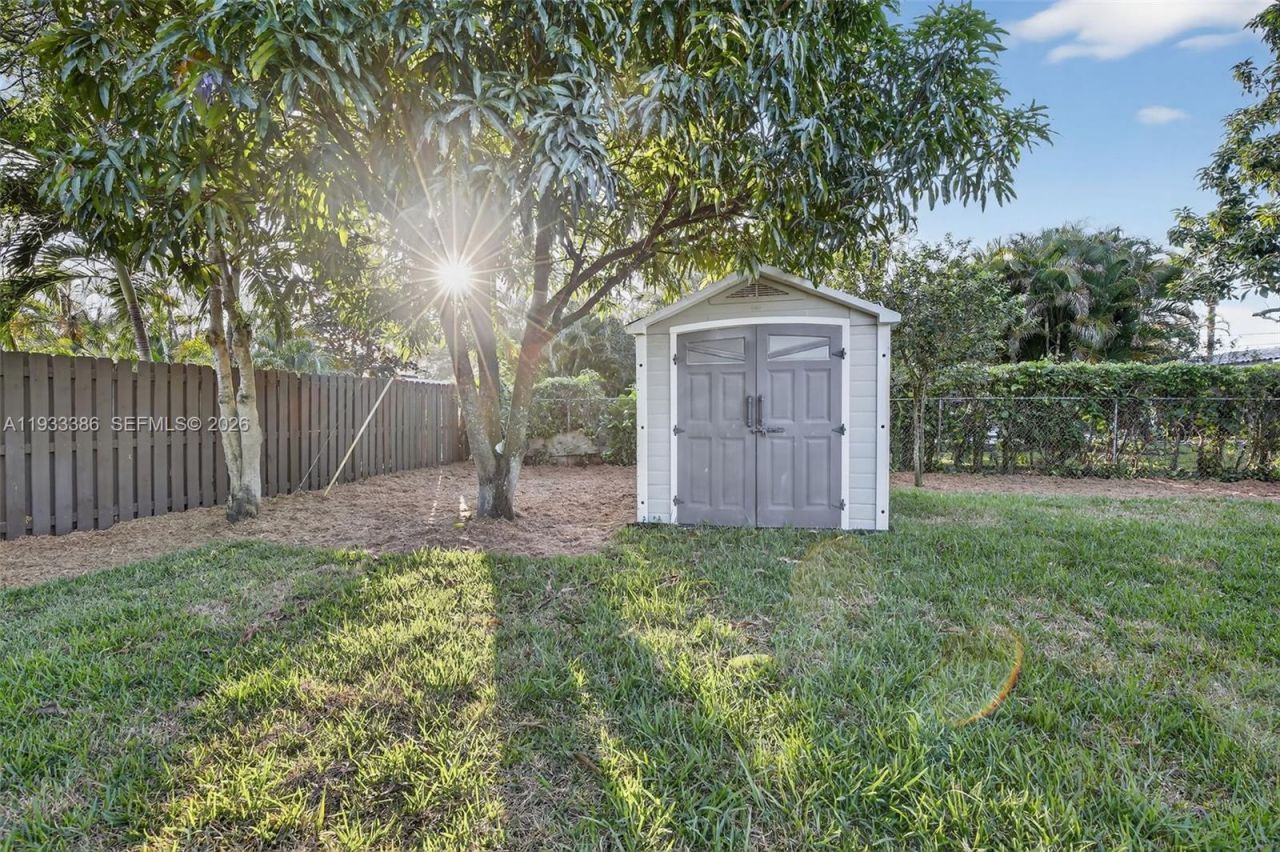 6800 NW 7th St, Plantation, FL 33317 Photo