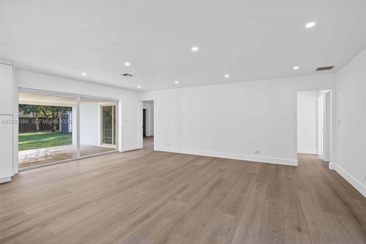 6800 NW 7th St, Plantation, FL 33317 Photo