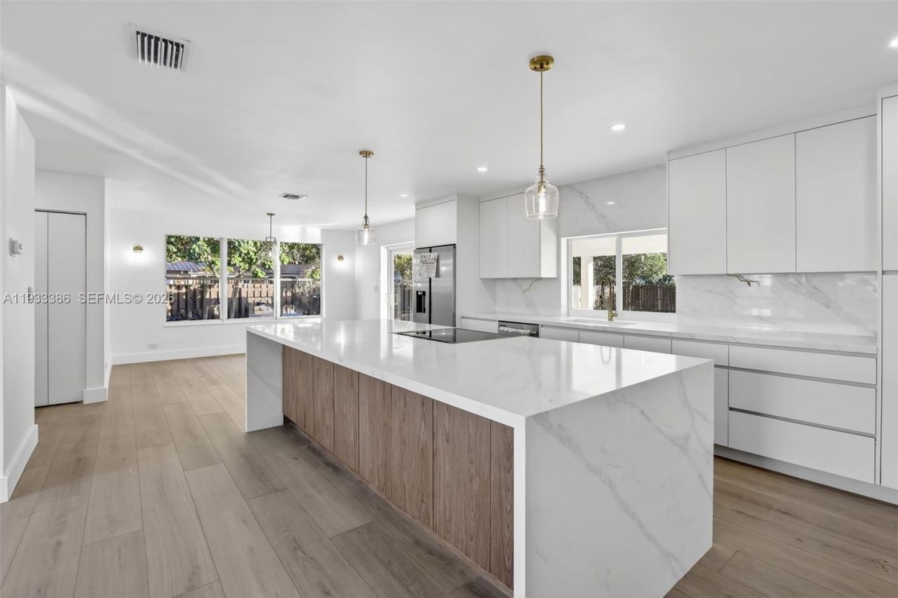 6800 NW 7th St, Plantation, FL 33317 Photo