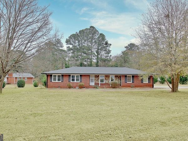 500 Circle Drive, Fayetteville, GA 30214