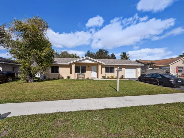 12541 SW 10th Ct, Davie, FL 33325