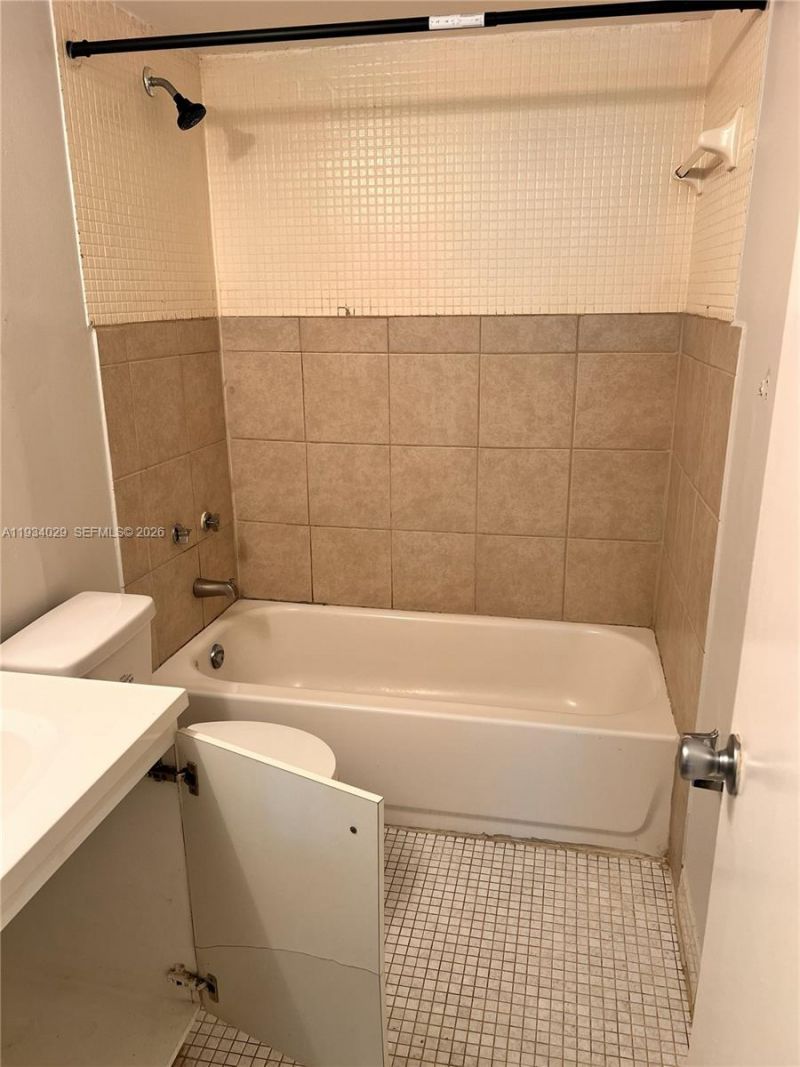 700 NW 214th St, Unit 219, Miami Gardens, FL 33169 Photo