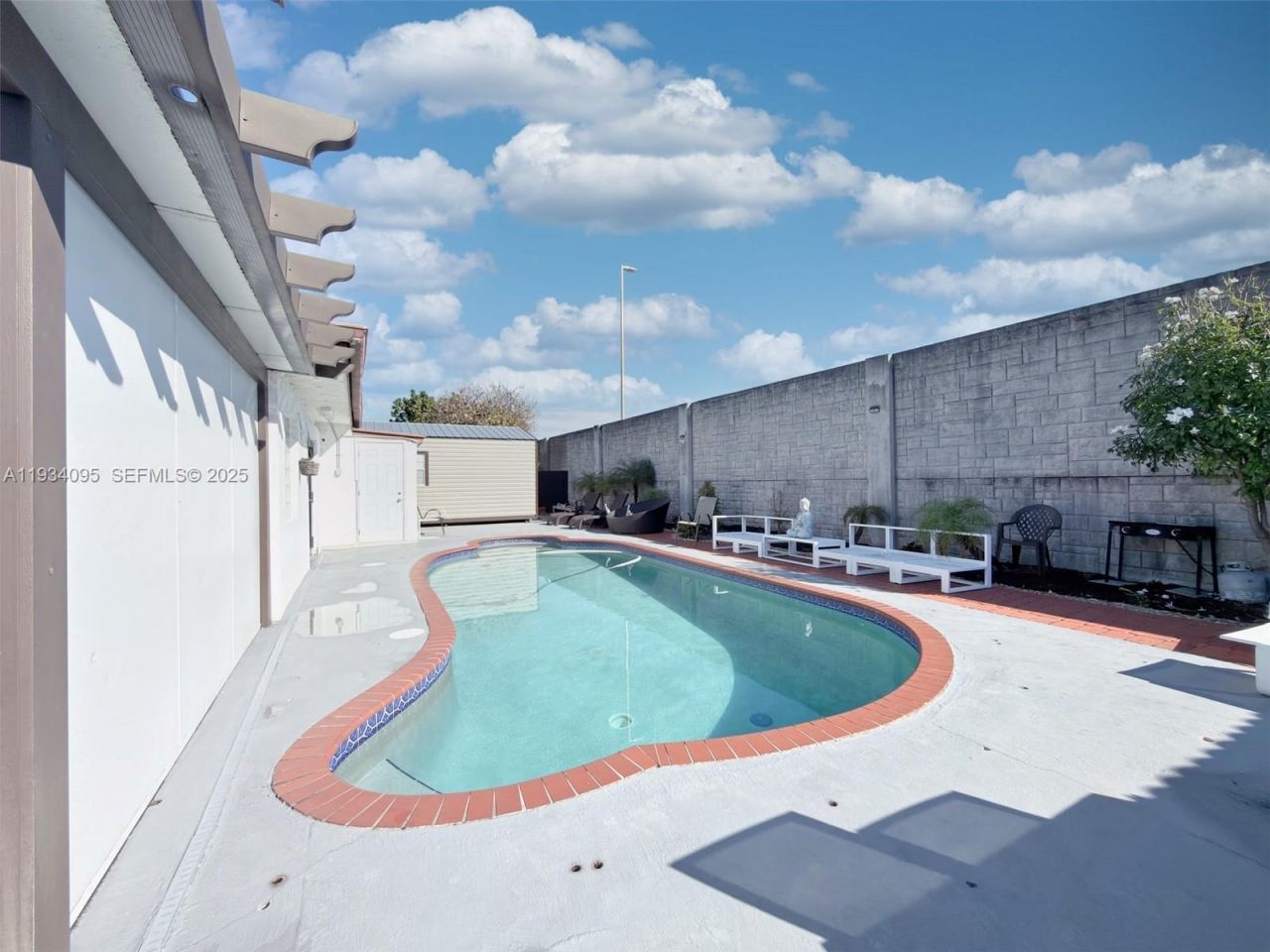 2711 SW 117th Ct, Miami, FL 33175 Photo